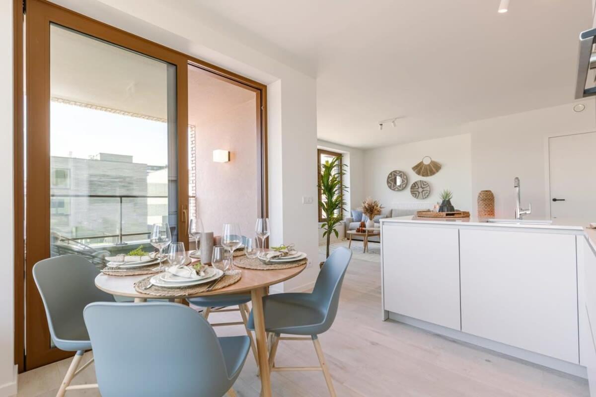 Huswell - Stylish With Terrace Near The